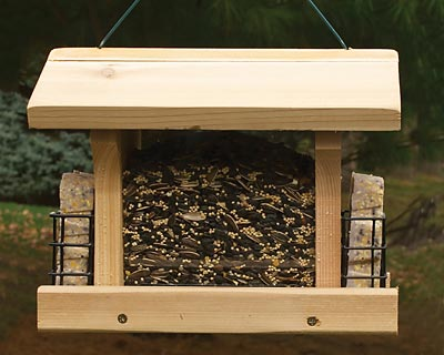 Audubon Cedar Ranch Feeder with Suet Cages